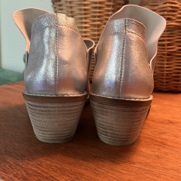 KELSI DAGGER :: super soft leather silver ankle boot :: size 8 :: EUC - Picture 8 of 9